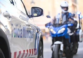 Imagen de archivo de una patrulla de la Policía Local de Valladolid.