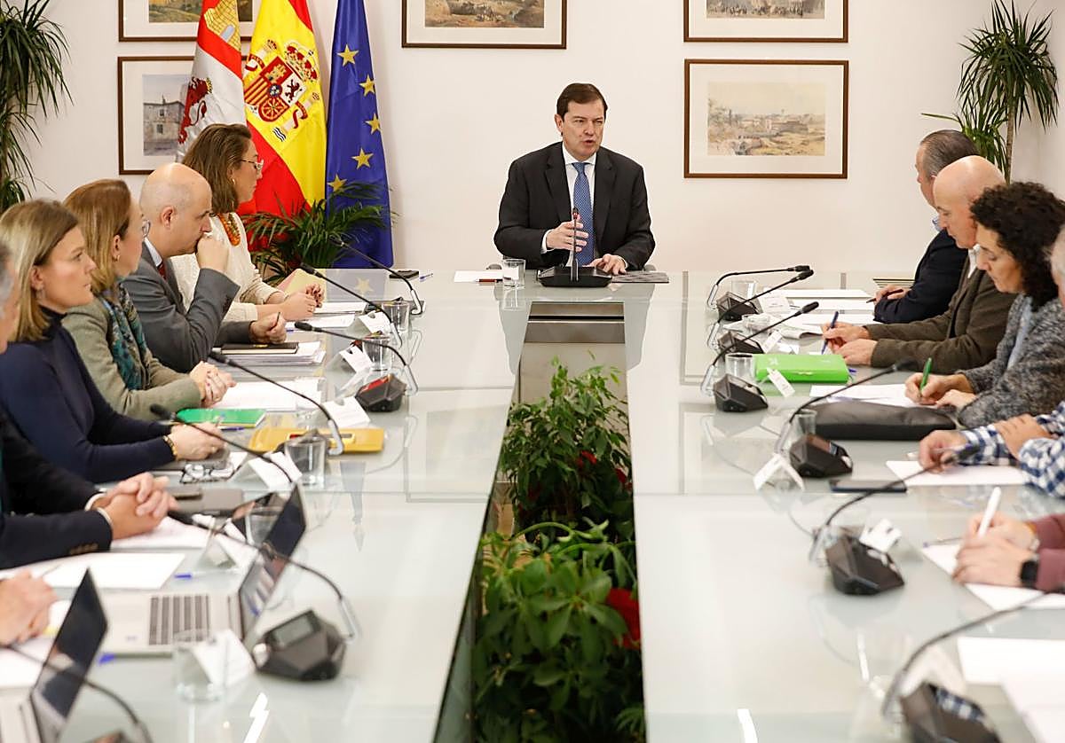 Reunión de Mañueco en Segovia con organizaciones agrarias.