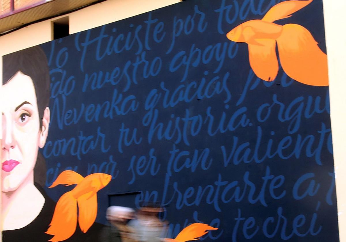Mural que recordaba el caso de Nevenka Fernández, acosada por el entonces alcalde de Ponferrada, Ismael Álvarez.