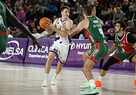 Imágenes de la derrota este sábado del CBC Valladolid ante Caja 87 Baloncesto en el Polideportivo Pisuerga