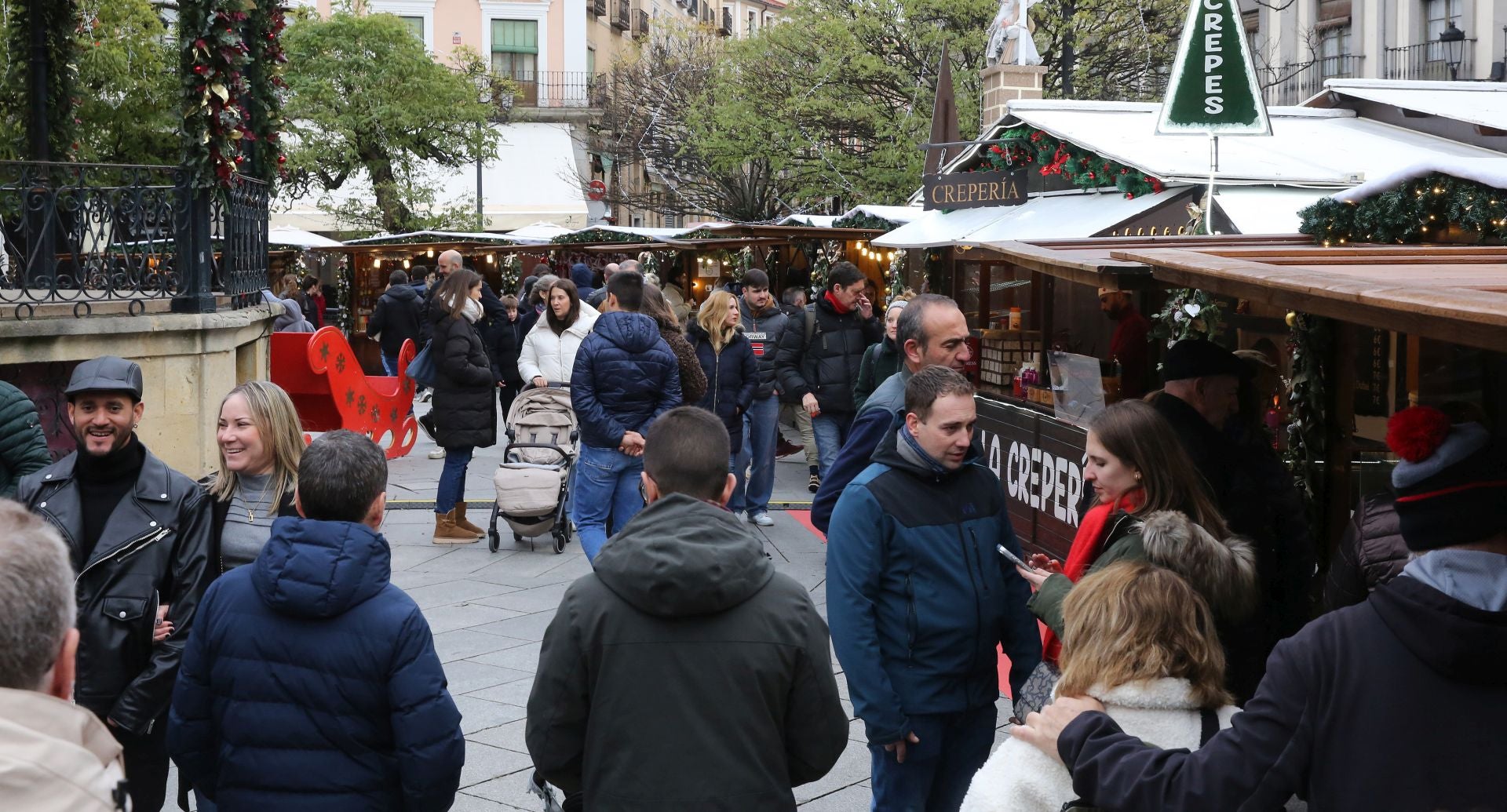 La avalancha de turistas durante el puente, en imágenes