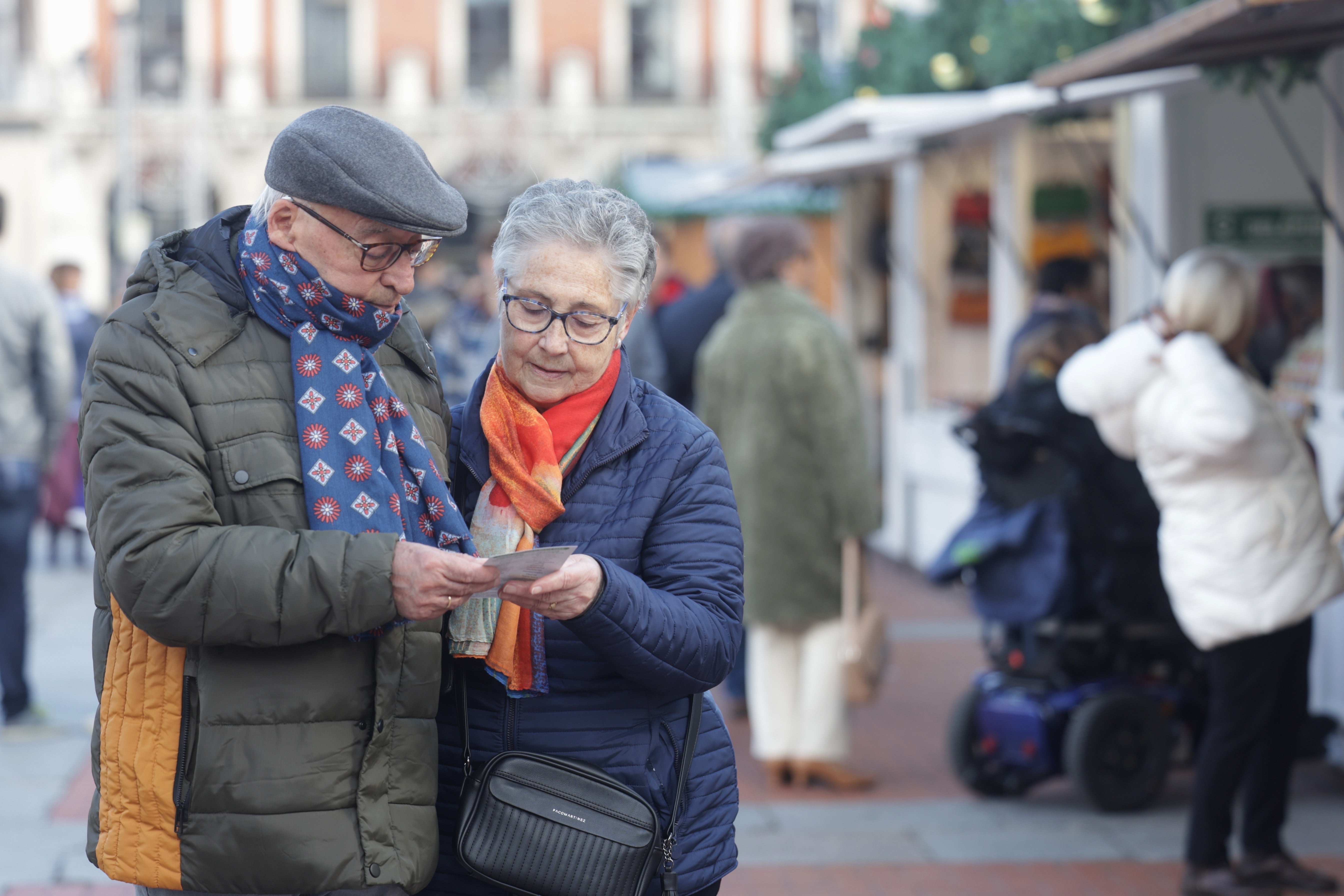 Las imágenes del mercado y el ambiente navideño en Valladolid