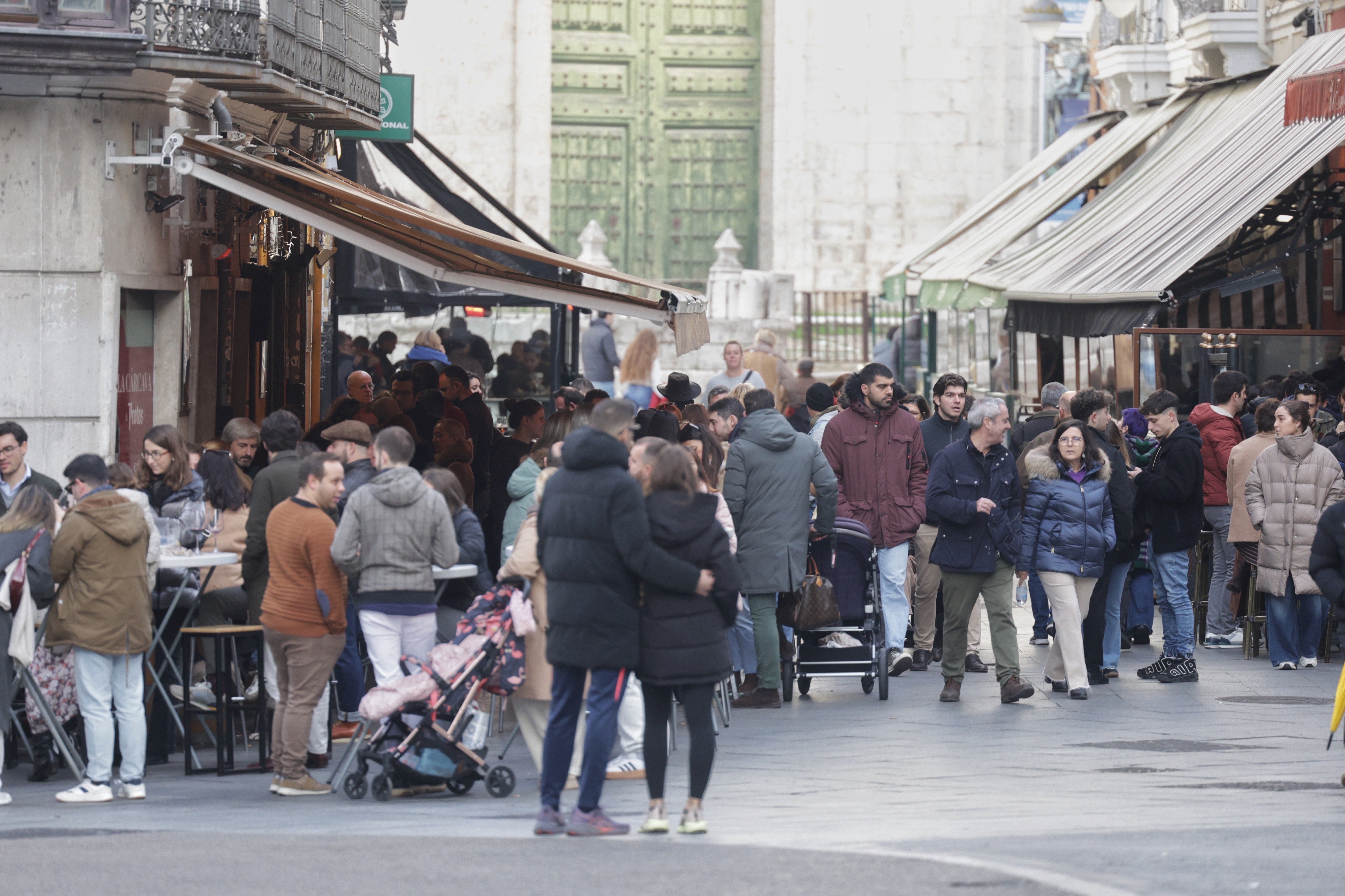Las imágenes del mercado y el ambiente navideño en Valladolid