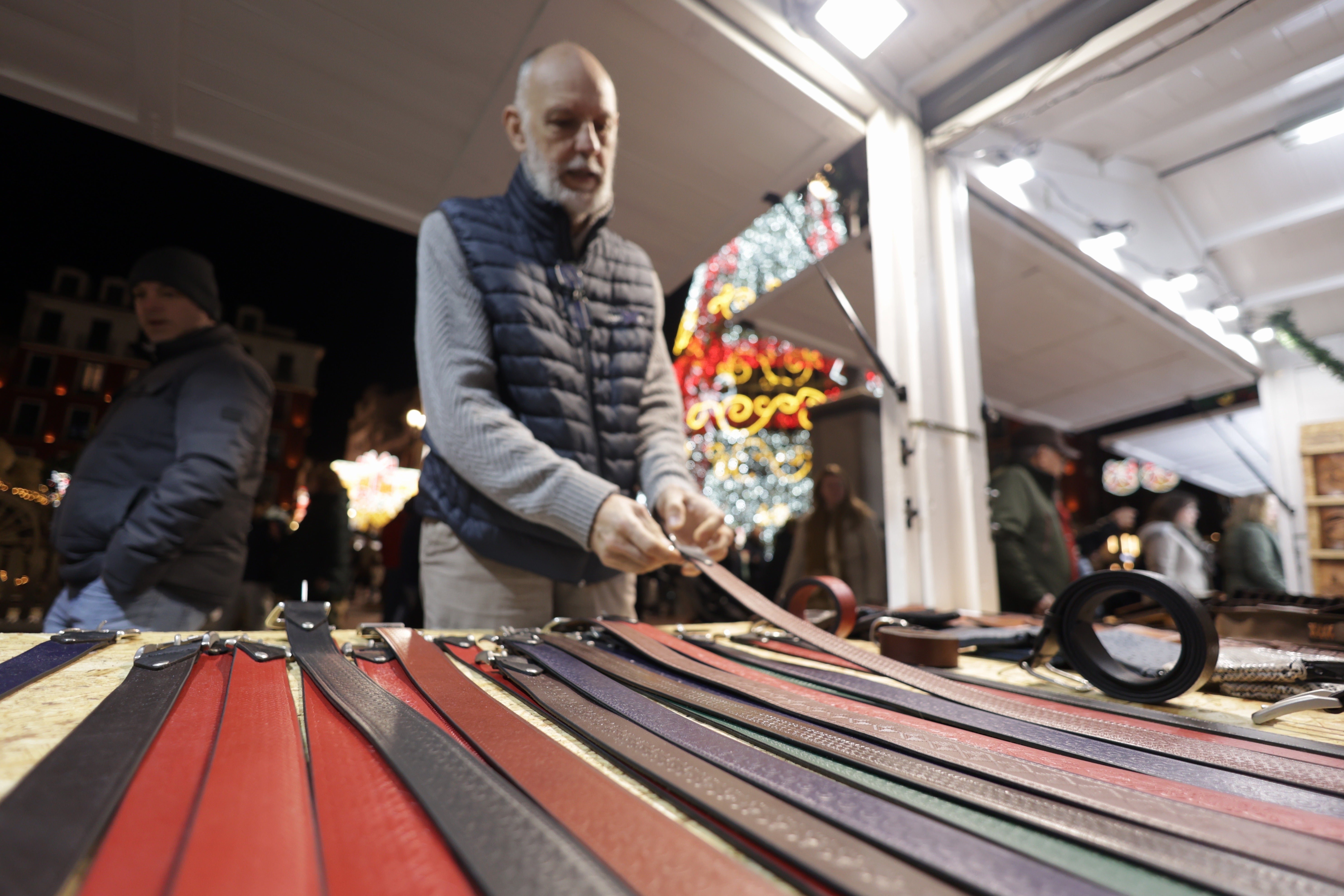 Las imágenes del mercado y el ambiente navideño en Valladolid
