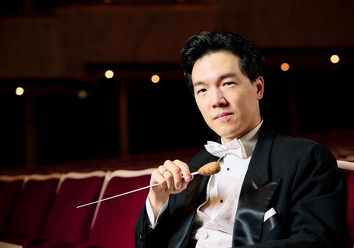 Lio Kuokman sustituye a Elim Chan al frente de la OSCyL esta semana.