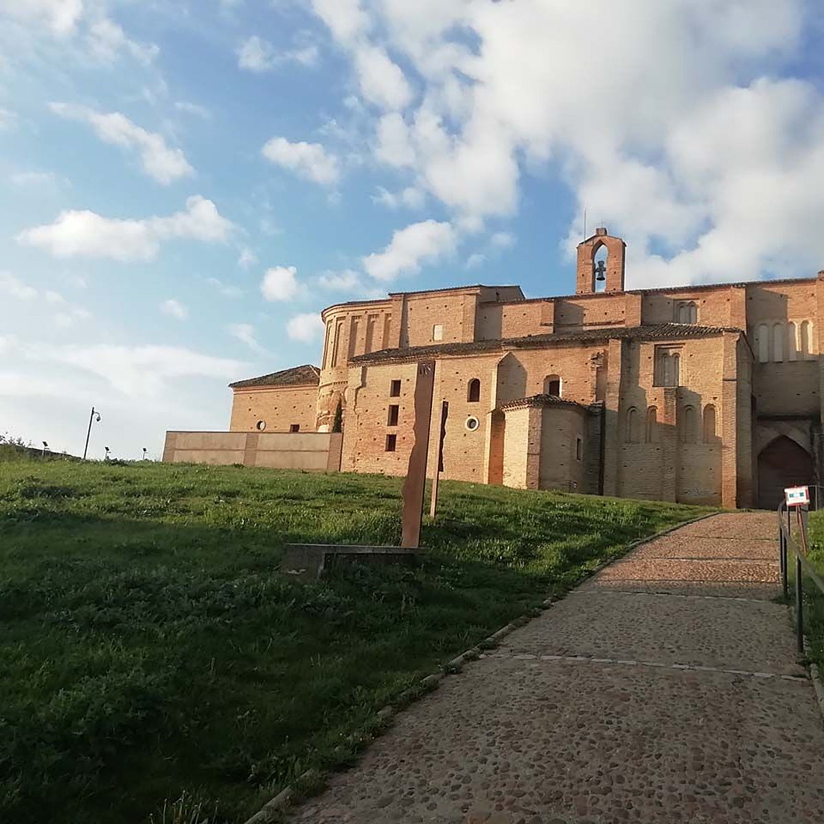 Santuario de la Peregrina en Sahagún.