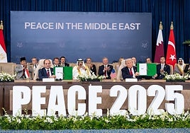 Mandatarios internaciones reunidos para lograr la paz en Gaza.