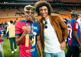 Iv&aacute;n, con Lamine tras proclamarse este a&ntilde;o campe&oacute;n de la Copa del Rey en La Cartuja.