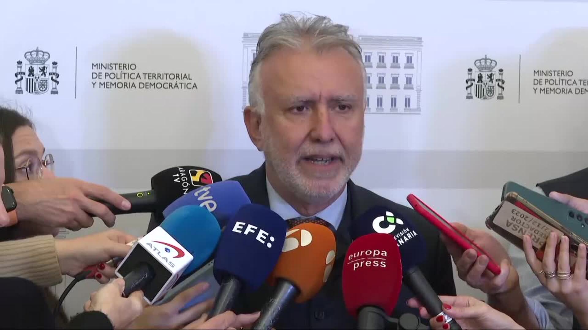 Torres dice que en las próximas semanas cerrarán un texto para el reparto de menores