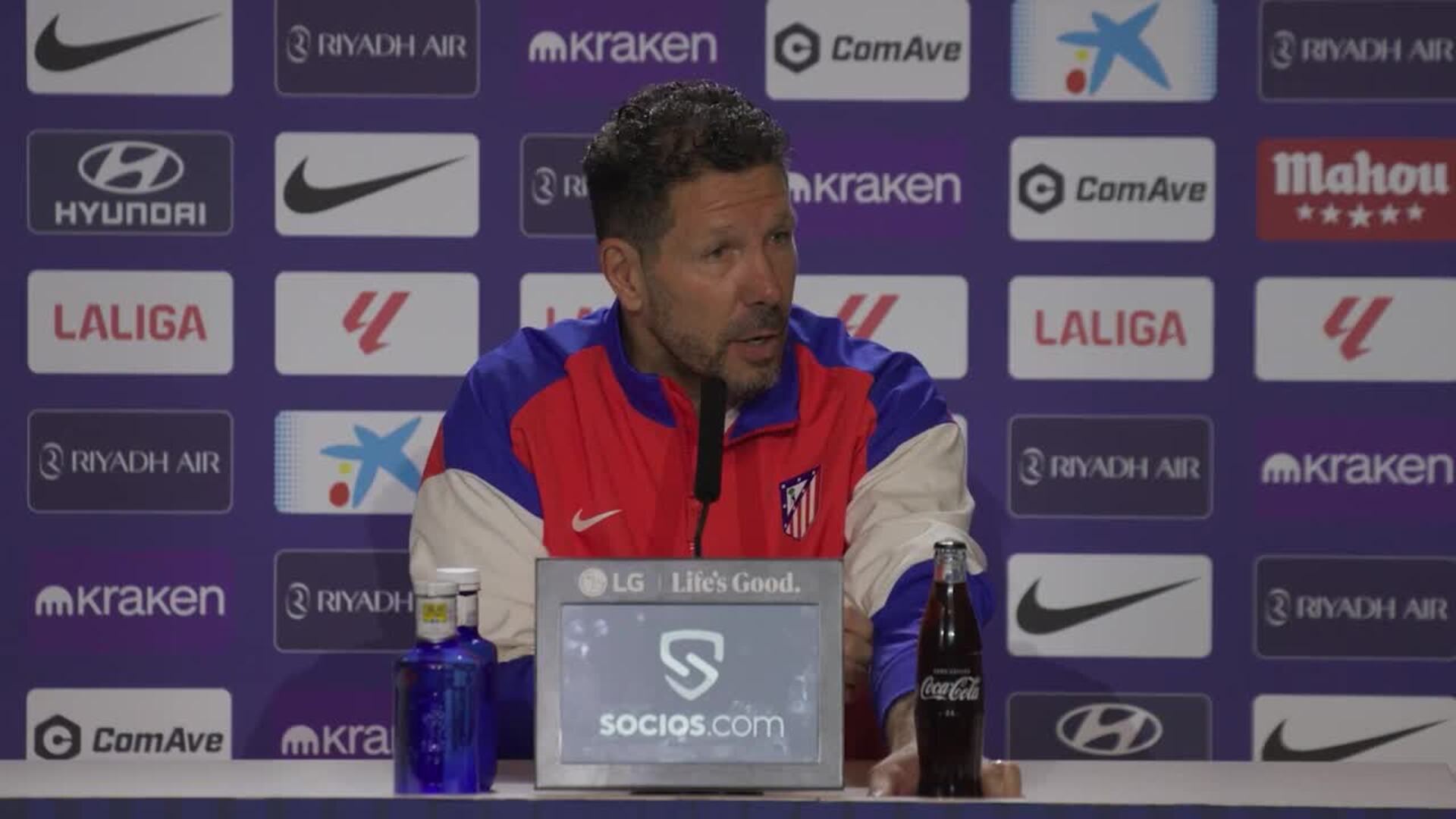 Simeone, sobre el 'caso Olmo' y la sanción a Vinícius: "Mejor me callo"