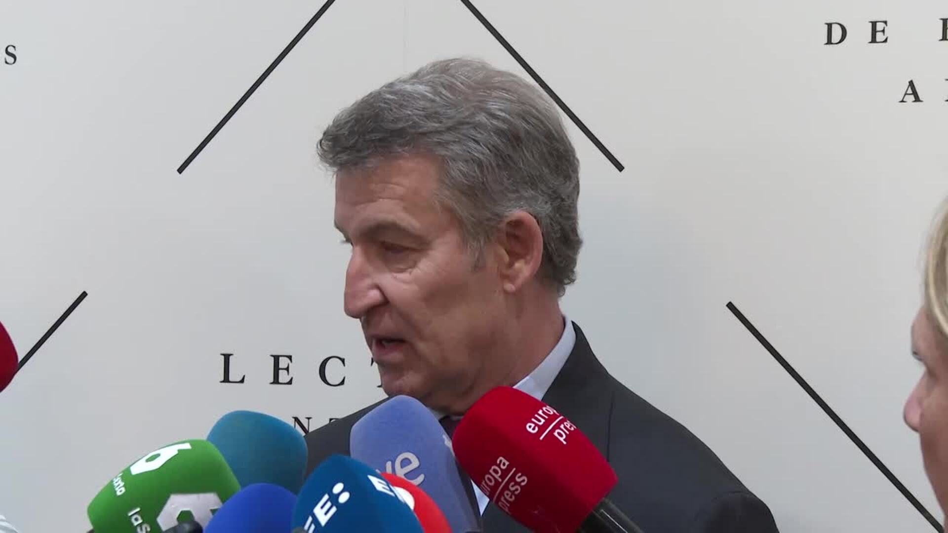 Feijóo exige saber quién tomó la decisión de rescindir contrato con Israel y quién lo pagará
