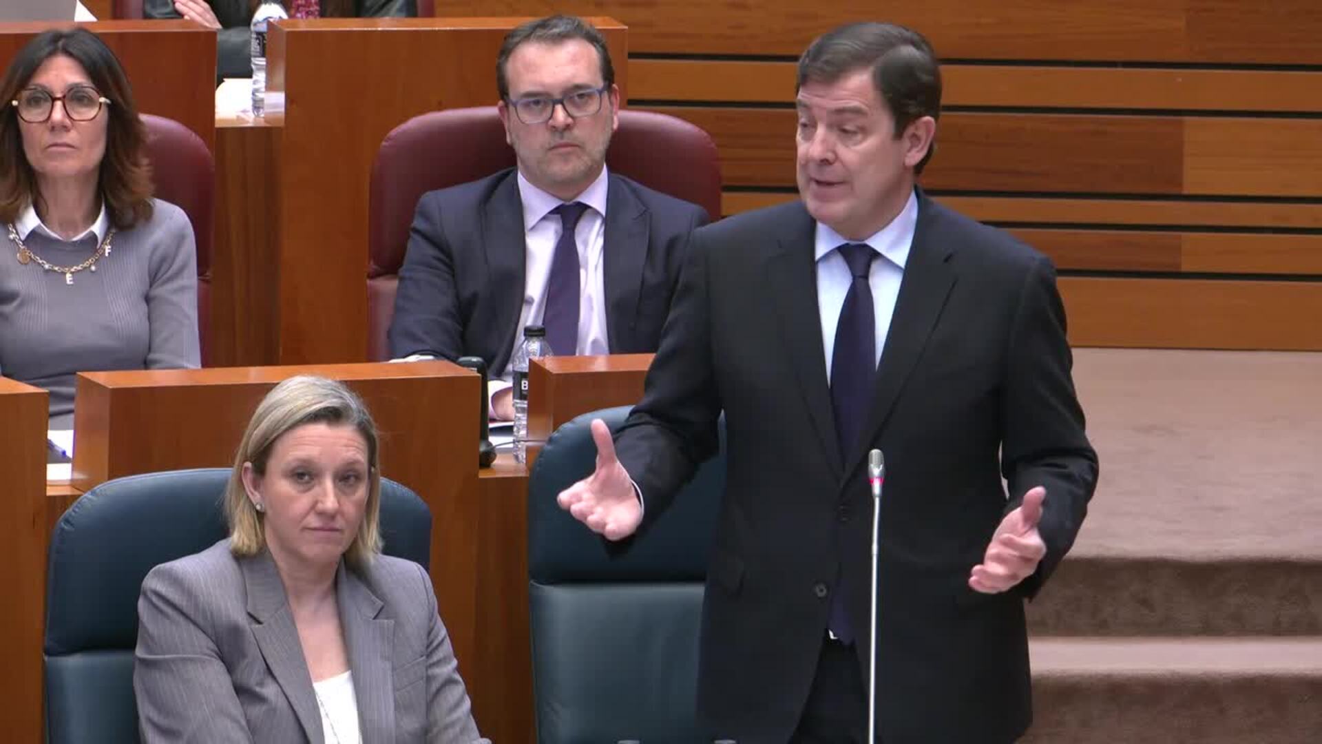 Mañueco exige a Sánchez una "profunda reflexión" sobre cómo afrontar crisis con las CCAA