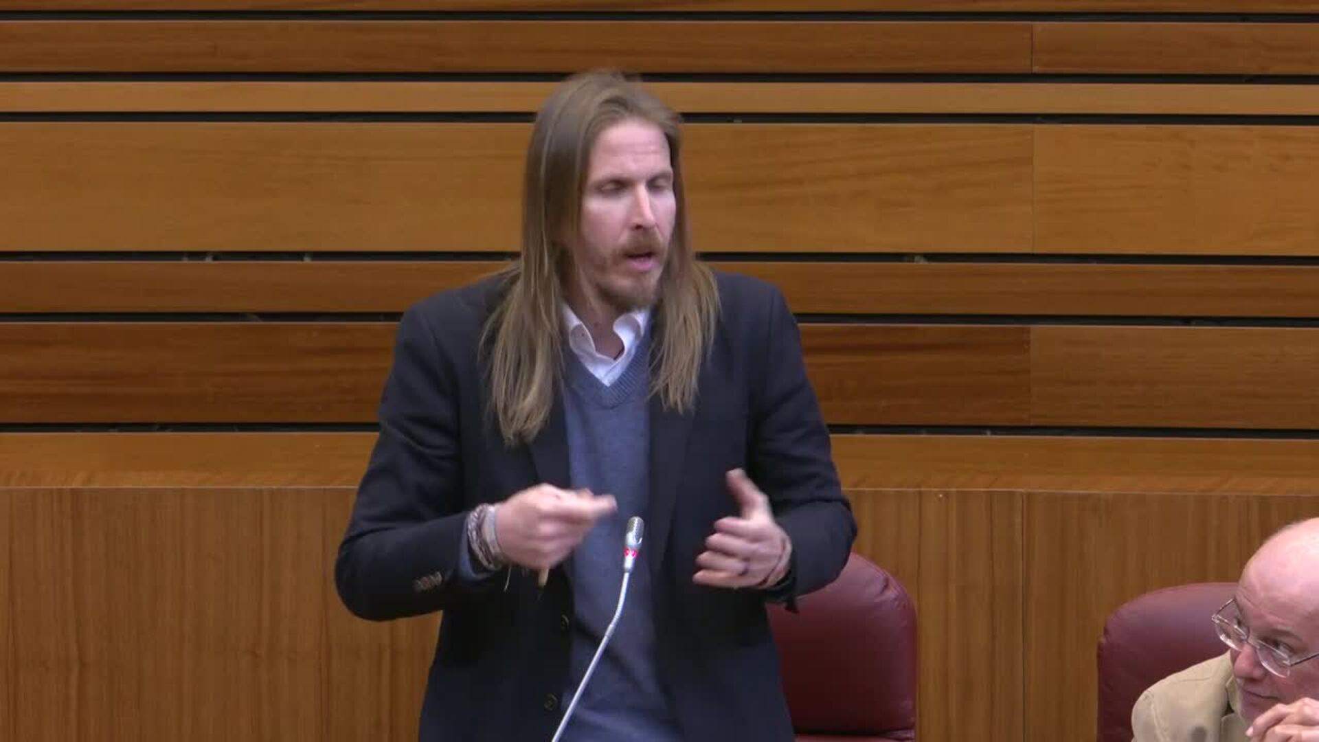 Mañueco insta a Sánchez a irse "cuanto antes" y señala que él agotará legislatura