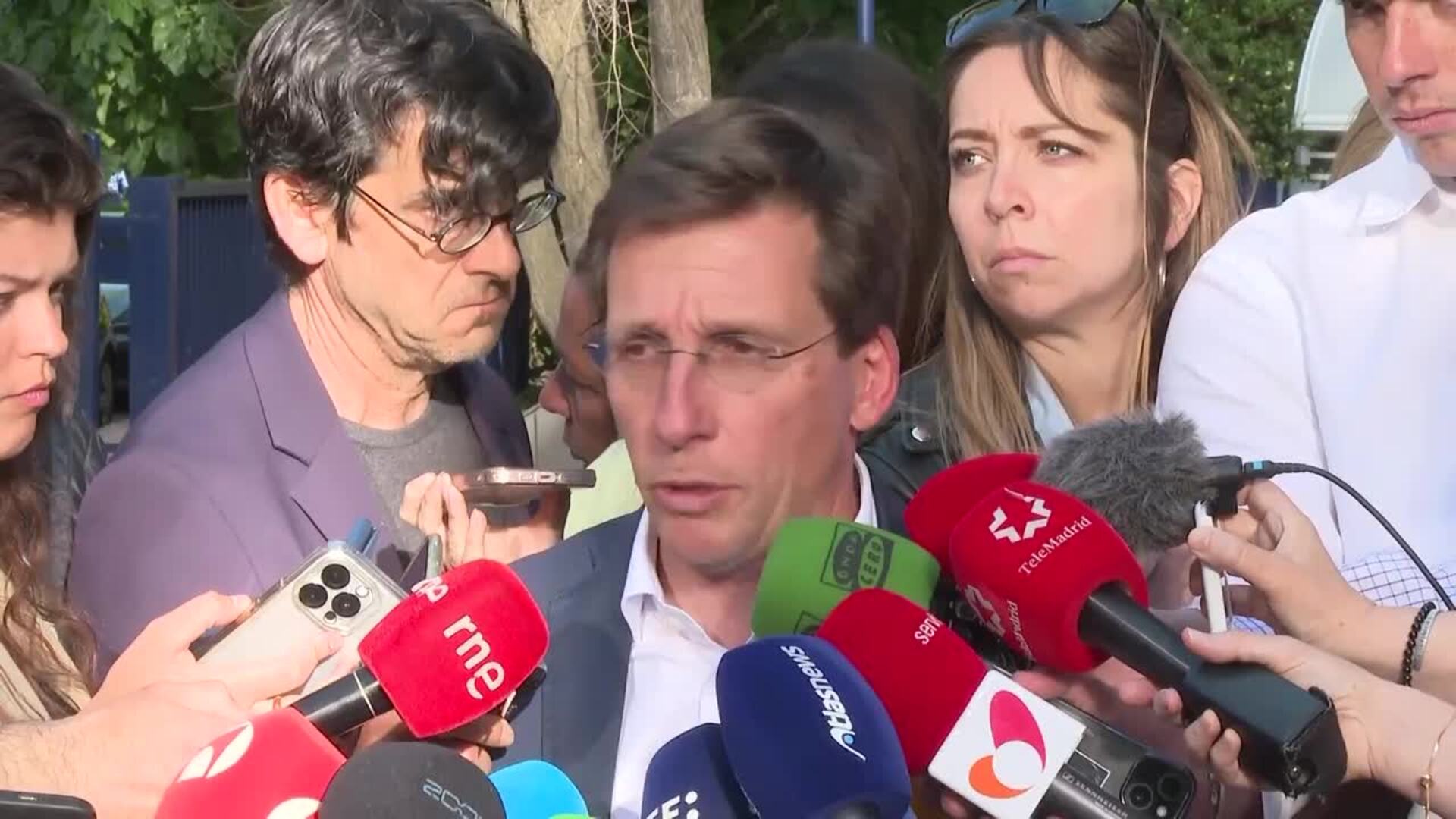 Aena y Ayuntamiento acuerdan que una entidad social identifique a los sin hogar de Barajas