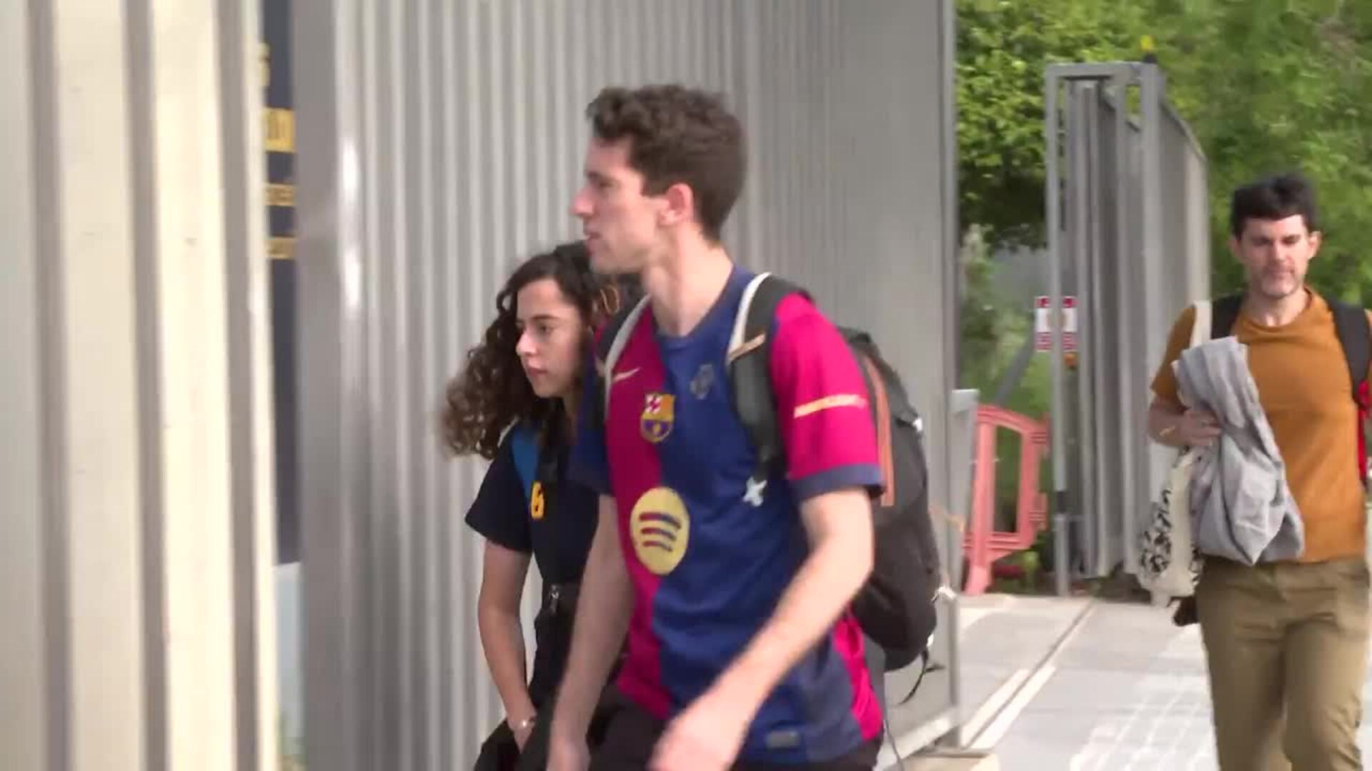 Cerca de 900 aficionados culés viajan en autocar hacia Lisboa para la final de la Champions