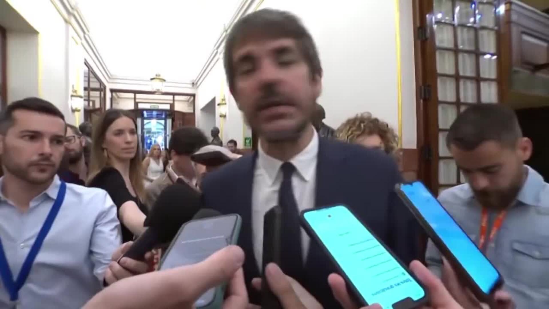 Urtasun exige a Sánchez "firmeza" con Von der Leyen contra la OPA del BBVA