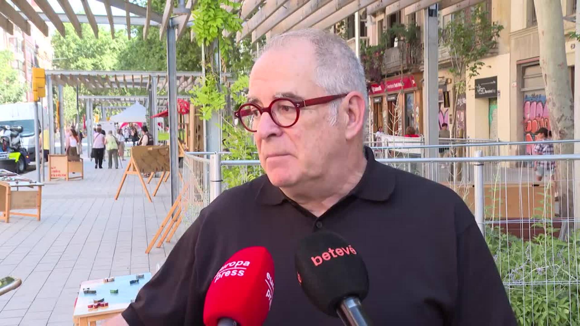 Valls inaugura la Ronda de Sant Antoni (Barcelona) tras años de "debate" sobre su pacificación