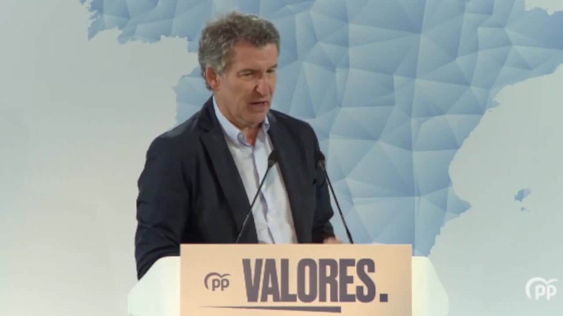 Feijóo dice que las lenguas son una riqueza que "hay que preservar y nunca enfrentar"