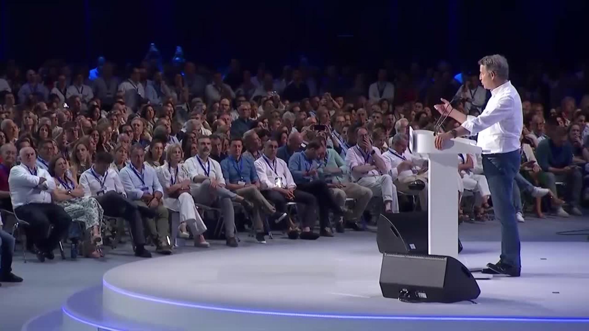 Feijóo, reelegido presidente del PP: "¡Los vamos arrasar!"