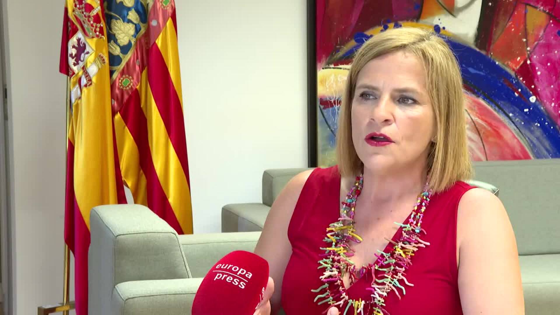 Bernabé destaca que el problema de los ciudadanos es "no poder quedarse a vivir en su ciudad"