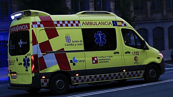 Dos heridos en un accidente entre un coche y un camión en la A-6 a la altura de Mota del Marqués