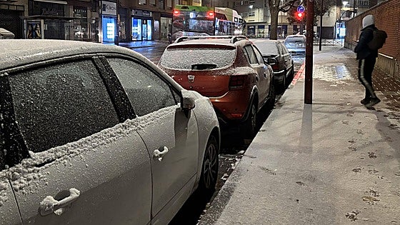 La nieve y una temperatura mínima de -2,5 grados congelan Valladolid a la vuelta de Navidad