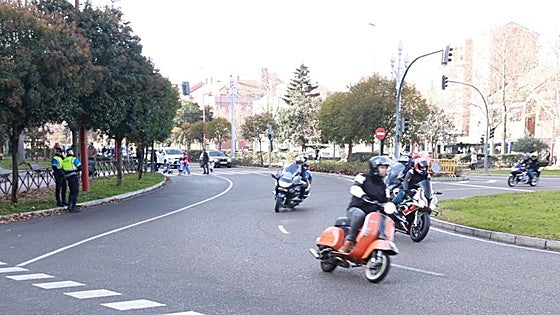 Herido un 'pingüino' de 38 años al sufrir una caída en la rotonda del cine en Zorrilla