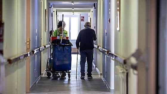 El Consejo de Enfermería reclama dos enfermeras mínimo en residencias de mayores por cada cien usuarios