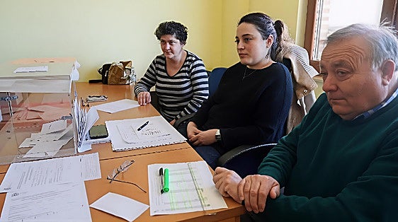 Once horas de mesa electoral para 31 censados en un municipio de León