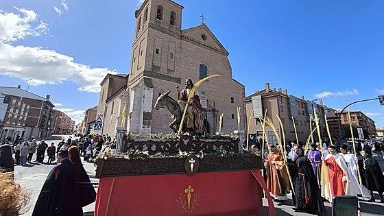 La alegría de los más pequeños protagoniza el Domingo de Ramos en Medina del Campo