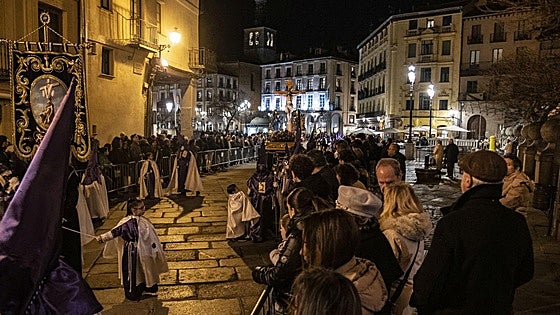 Segovia vive con pasión un Jueves Santo solemne que lució todas sus procesiones