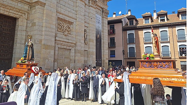 La procesión del Encuentro cierra en Rioseco una Semana Santa con miles de visitantes