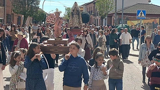 La Seca luce la procesión del Encuentro tras 45 años sin celebrarse