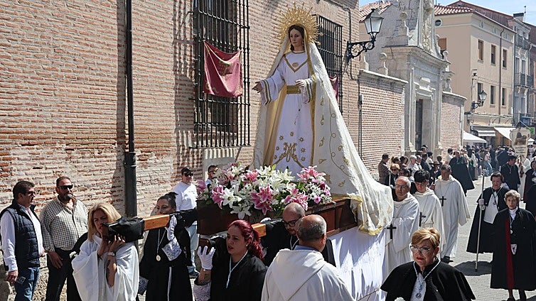 Medina del Campo celebra el triunfo de la vida en el Domingo de Resurrección