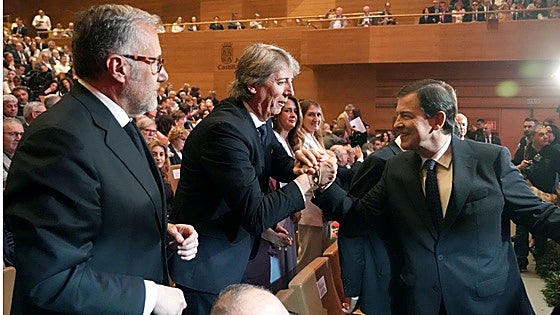 La formación del bipartito PP-Vox se cuela en la entrega de los Premios Castilla y León