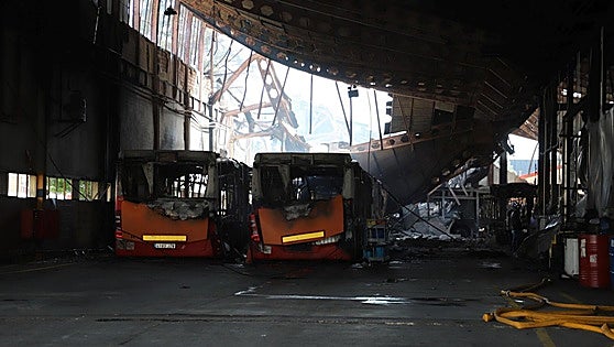 La Policía Científica de Madrid investigará las causas del incendio en la cochera de autobuses de Burgos