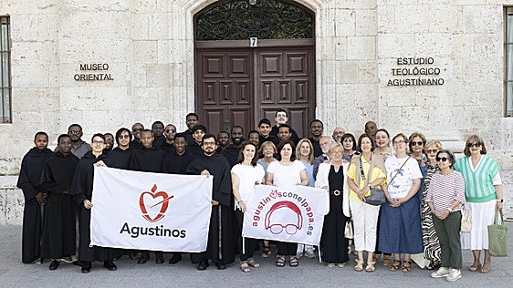 Procesión de peregrinos vallisoletanos para ver al Papa: «Esperemos que siembre esperanza en la juventud»