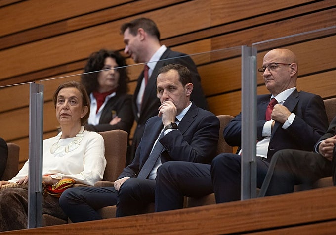 Luis Fuentes, ex de Ciudadanos, junto a Conrado Íscar en la tribuna.