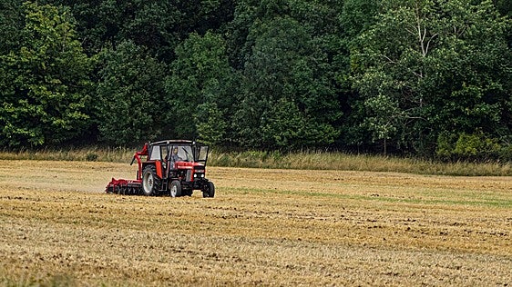 UCCL pide en Europa que se reconozca la especificidad del campo en materia de empleo