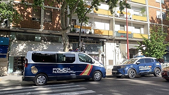 La humareda por el cortocircuito del montacargas en un edificio del Paseo de Zorrilla interrumpe la junta de vecinos