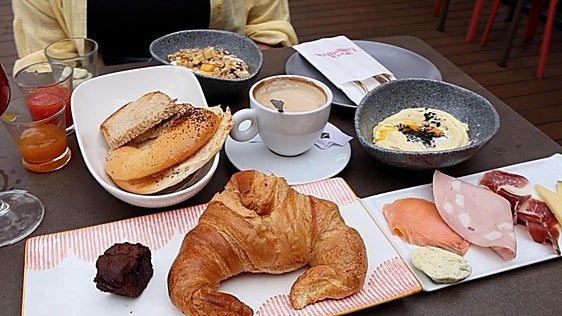 El brunch a pie de playa que alarga el verano en Valladolid