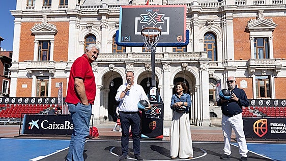 El Circuito 3x3 CaixaBank convierte la Plaza Mayor en la fiesta del baloncesto de Castilla y León