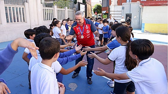 Javi de Larrea, un campeón mundial forjado en el patio del colegio