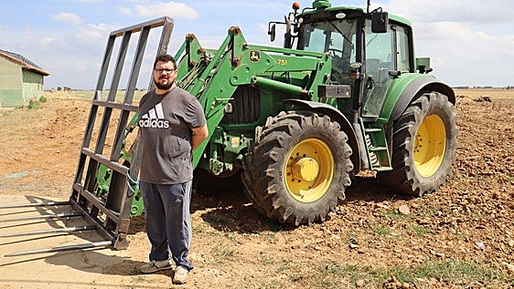 El agricultor de Villamuñío que embistió el coche de un cobrador de deudas: «Mucha presión, mucho insulto y al final estallas»