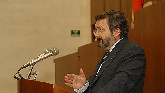 Adiós a Manuel García Álvarez, un prestigioso constitucionalista que consolidó la figura del Procurador del Común