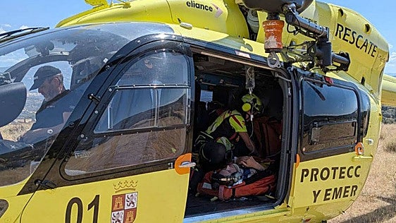 Rescatado un parapentista herido tras un accidente durante el aterrizaje en un pueblo de Ávila