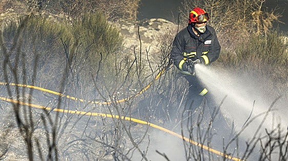 Un incendio forestal en Guijuelo sube a nivel 1 en menos de una hora