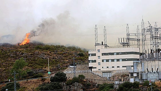 Un nuevo incendio en la provincia de Zamora obliga a confinar a la población de Ricobayo