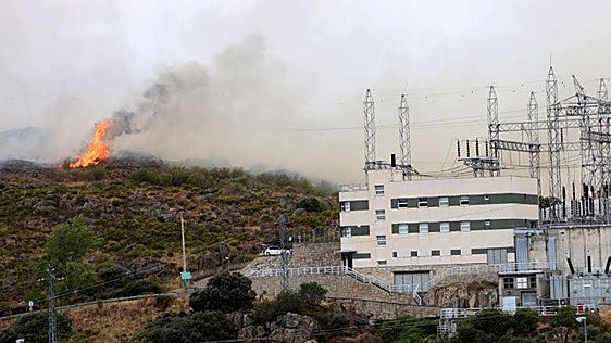 Baja a nivel O el incendio zamorano de Villalcampo tras su estabilización este lunes