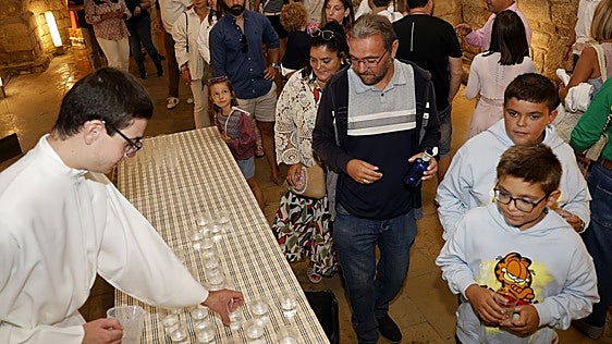 El reparto de agua bendita será en la cripta de San Antolín en cuatro turnos